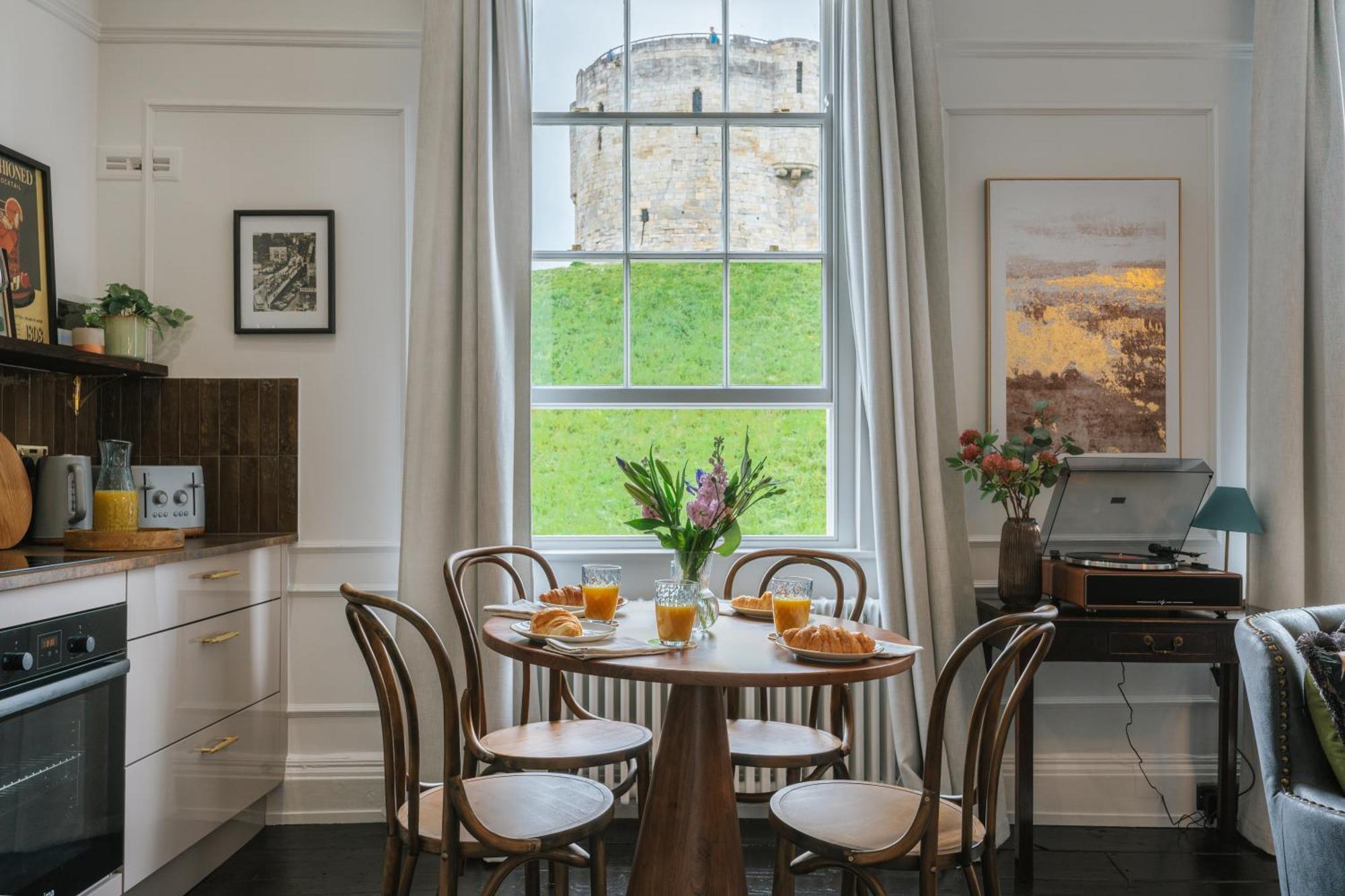Appartamento Tower View York Esterno foto
